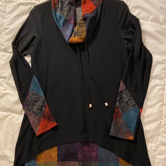 Layered tunic with cowl neck - Picture 6 of 10